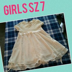 Brand new girls size 7y dress